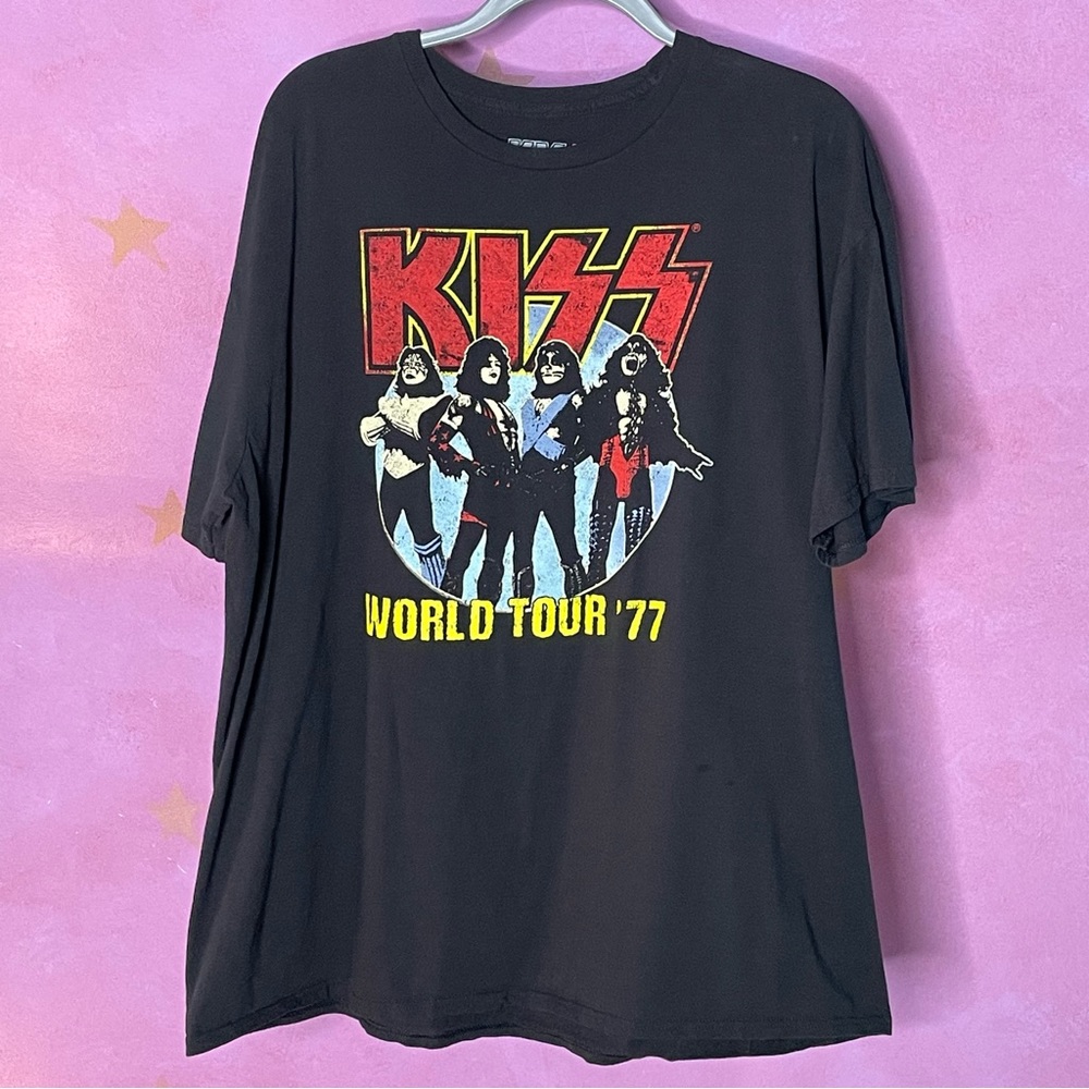 KISS Mens 2XL T Shirt Music Bank Rock and Roll Black Graphic Short Sleeve Edgy
